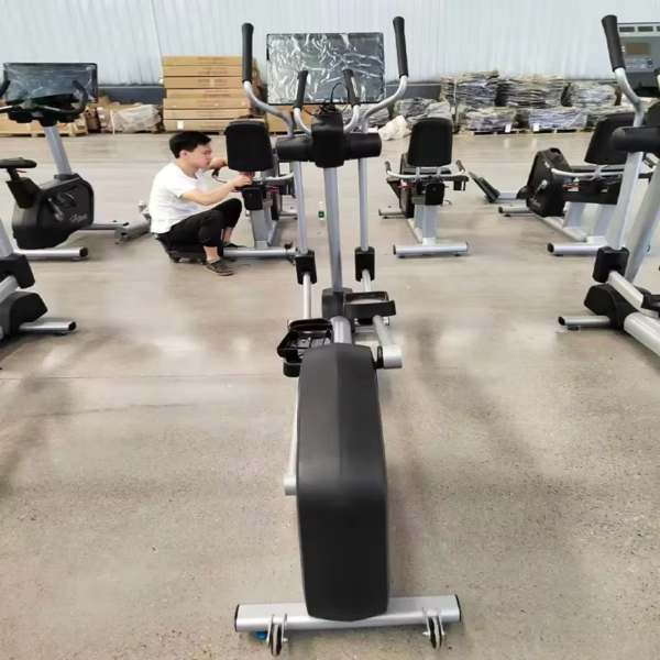 21.5’’ TFT Multi-Touch Screen Elliptical Machine2