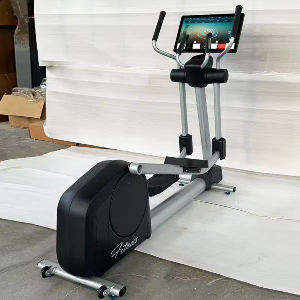 21.5’’ TFT Multi-Touch Screen Elliptical Machine3