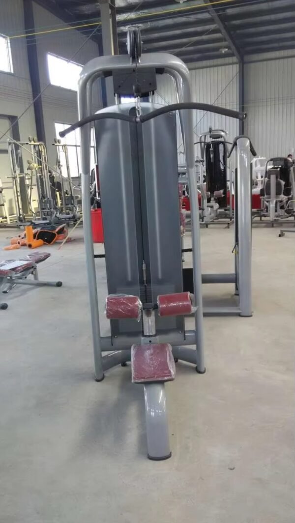 Lat Pulldown Gym Equipment3