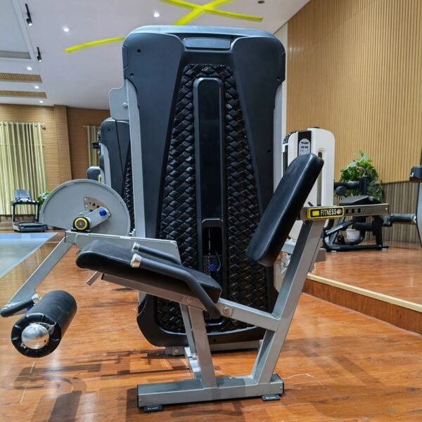 Prone Leg Curl Machine4